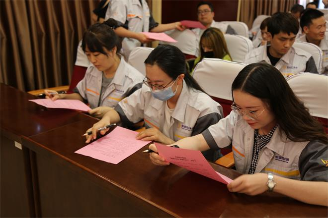 恒源熱力集團(tuán)舉辦 “創(chuàng)誠信企業(yè) 做誠信員工”簽名活動(dòng)