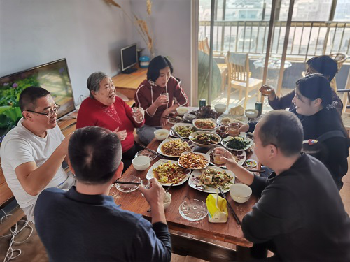 重陽送溫暖，濃濃敬老情
