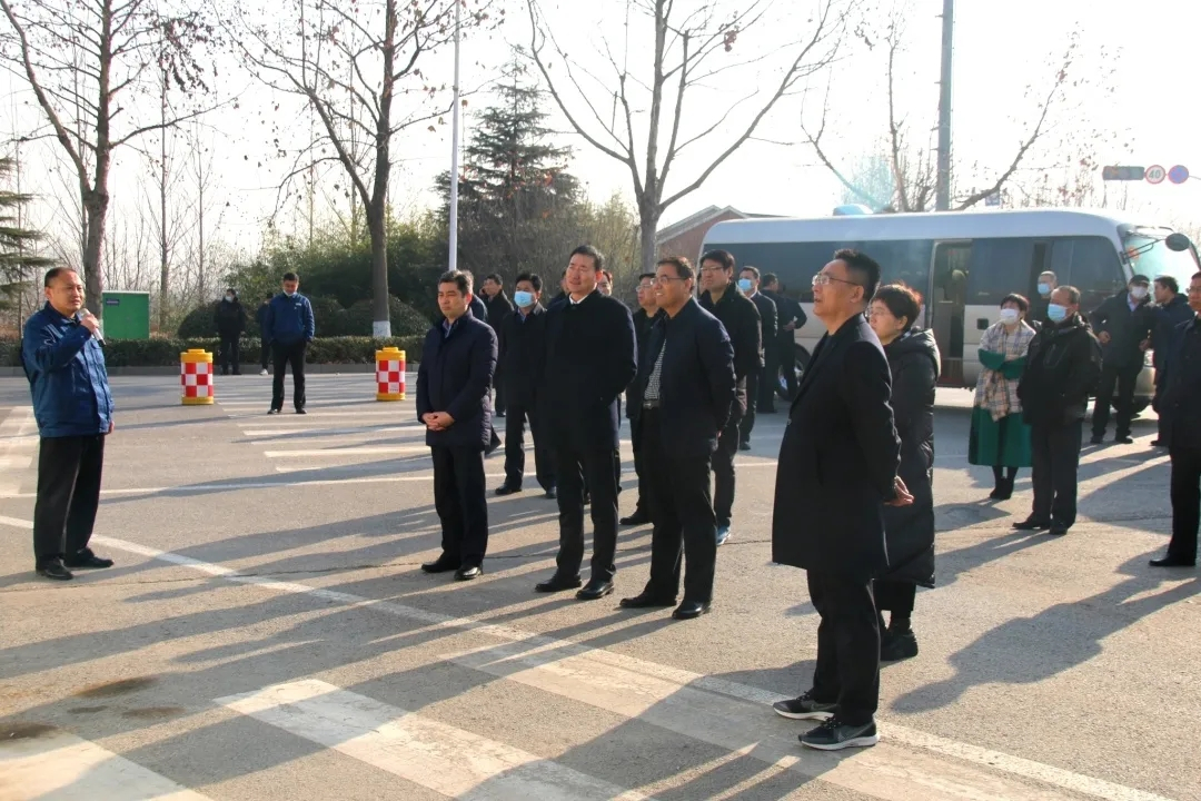 市屬企業(yè)重點(diǎn)觀摩團(tuán)到臨沂恒源熱力集團(tuán)進(jìn)行項(xiàng)目觀摩指導(dǎo)